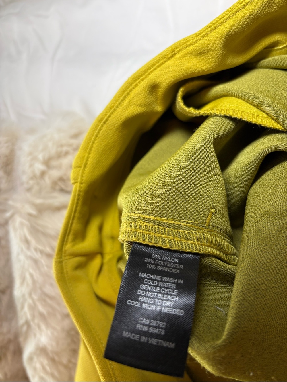 Rachel Zoe Women's Mustard Yellow Dress Pants
- Size 8 - Picture 6 of 9